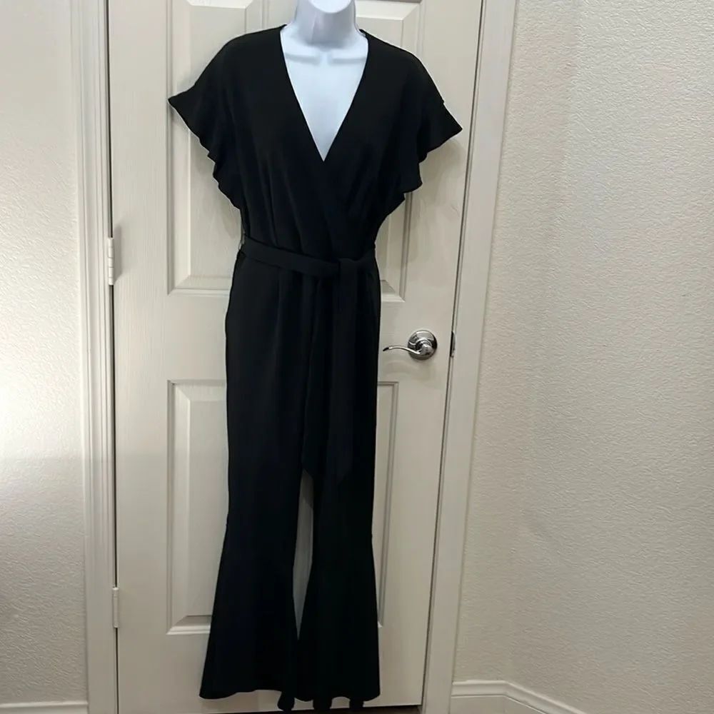 Spence Sz 10 Black VNeck Ruffled Sleeve Bell Bottom Jumpsuit Pocket Belted Slim